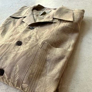 Men’s GUC Reyn Spooner 100% silk Khaki/Tan Aloha shirt size M